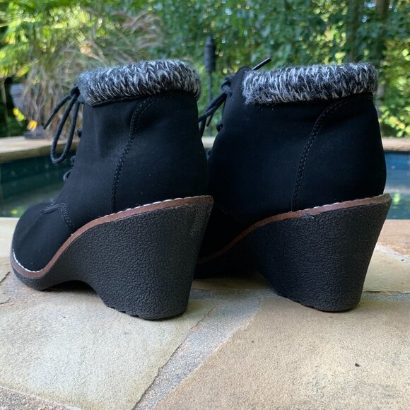 White Mountain Lilac Faux Suede Wedge Ankle Booties Sz 7.5 - Picture 8 of 14